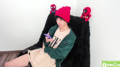 Snapshot of bumblubee chatting on 12.24.24 Tonny online show from 12.24.24