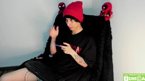 Snapshot of bumblubee chatting on 12.29.24 Tonny online show from 12.29.24