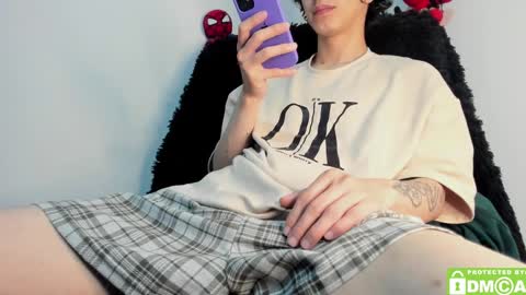 Snapshot of bumblubee chatting on 01.04.25 Tonny online show from 01.04.25