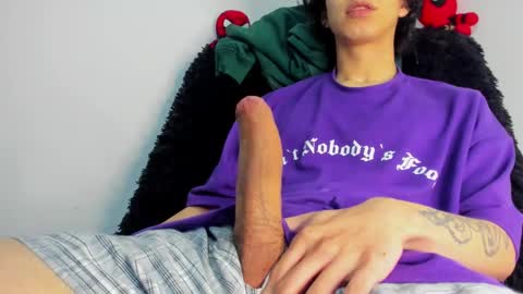 Snapshot of bumblubee chatting on 01.28.25 Tonny online show from 01.28.25