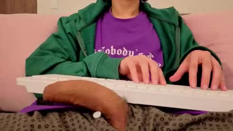 Snapshot of bumblubee chatting on 09.24.25 Tonny online show from 09.24.25