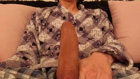 Snapshot of bumblubee chatting on 10.27.25 Tonny online show from 10.27.25