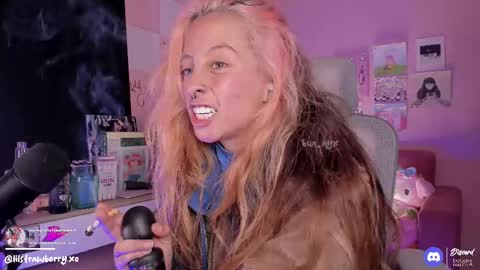 Snapshot of bun_nyx chatting on 10.02.25 online show from 10.02.25