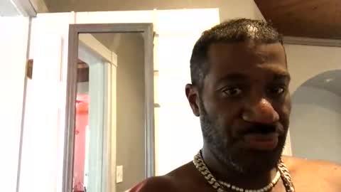 Snapshot of bungalowentertainment chatting on 11.01.25 Bungalow Entertainment online show from 11.01.25