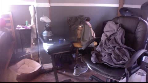 Snapshot of bungalowentertainment chatting on 12.01.25 Bungalow Entertainment online show from 12.01.25