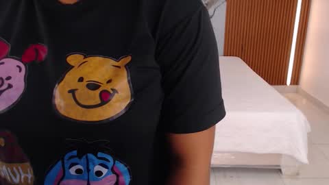 Rossi Hill online show from 02.06.26