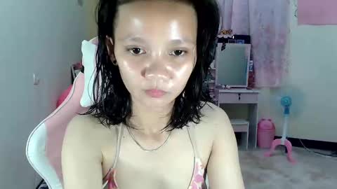 Snapshot of bunny_flower18 chatting on 02.25.25 bunny_flower18 online show from 02.25.25