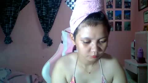 Snapshot of bunny_flower18 chatting on 05.29.26 bunny_flower18 online show from 05.29.26