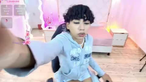 Snapshot of bunny_tay1 chatting on 12.19.25 Bunny online show from 12.19.25