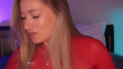 Snapshot of bunny_tsukino chatting on 10.13.25 B U N N Y online show from 10.13.25