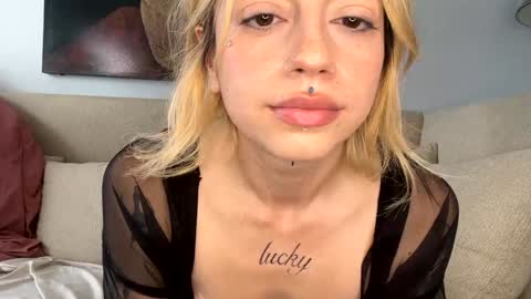 Bunnyaliengirl online show from 02.03.25