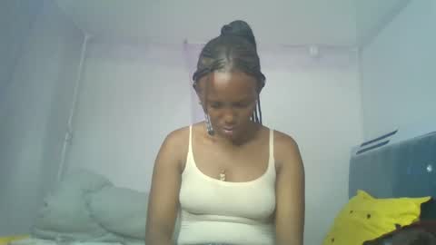 Snapshot of bunnydiva_ chatting on 05.17.26 bunnydiva_ online show from 05.17.26