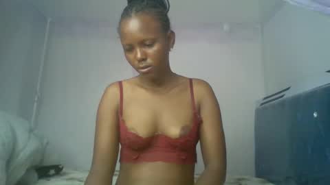 Snapshot of bunnydiva_ chatting on 05.19.26 bunnydiva_ online show from 05.19.26