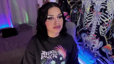   online show from 01.06.25