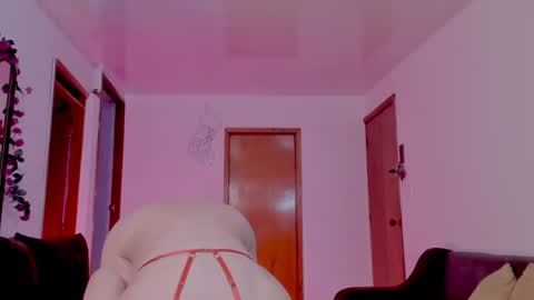 Snapshot of burbuja_cosmic chatting on 12.02.24 Im Val Welcome to my room My instagram Bubble cosmic online show from 12.02.24