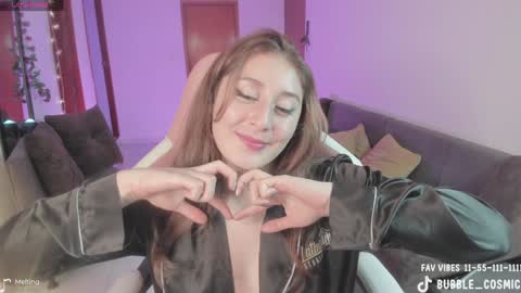 Snapshot of burbuja_cosmic chatting on 01.16.25 Im Val Welcome to my room My instagram Bubble cosmic online show from 01.16.25