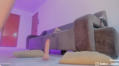 Snapshot of burbuja_cosmic chatting on 01.26.25 Im Val Welcome to my room My instagram Bubble cosmic online show from 01.26.25