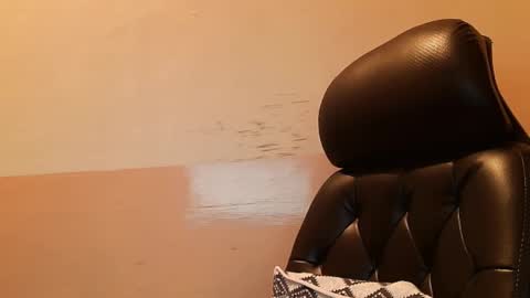 Snapshot of burlymonster chatting on 12.27.24 Hairy Arabian online show from 12.27.24