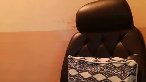 Snapshot of burlymonster chatting on 12.31.24 Hairy Arabian online show from 12.31.24