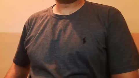 Snapshot of burlymonster chatting on 01.01.25 Hairy Arabian online show from 01.01.25