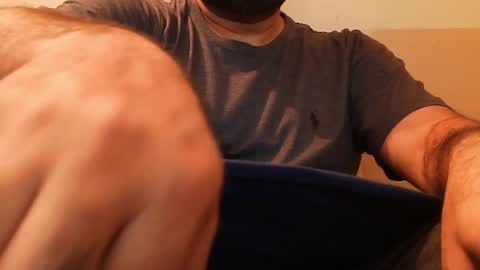 Snapshot of burlymonster chatting on 01.01.25 Hairy Arabian online show from 01.01.25