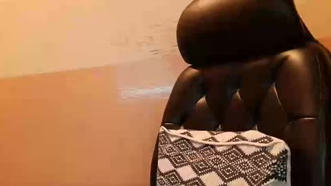 Snapshot of burlymonster chatting on 01.10.25 Hairy Arabian online show from 01.10.25