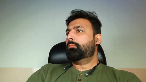 Snapshot of burlymonster chatting on 02.04.25 Hairy Arabian online show from 02.04.25