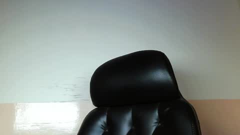 Snapshot of burlymonster chatting on 02.11.25 Hairy Arabian online show from 02.11.25