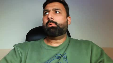 Snapshot of burlymonster chatting on 02.11.25 Hairy Arabian online show from 02.11.25