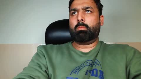 Snapshot of burlymonster chatting on 02.11.25 Hairy Arabian online show from 02.11.25