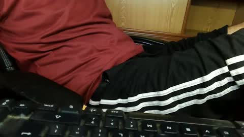 Snapshot of burlymonster chatting on 09.08.25 Hairy Arabian online show from 09.08.25