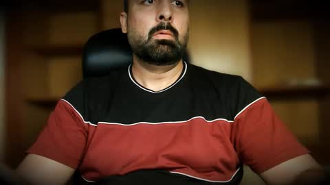 Snapshot of burlymonster chatting on 09.26.25 Hairy Arabian online show from 09.26.25