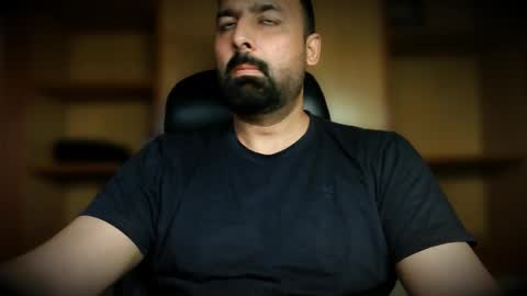 Snapshot of burlymonster chatting on 09.29.25 Hairy Arabian online show from 09.29.25