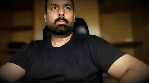 Snapshot of burlymonster chatting on 10.06.25 Hairy Arabian online show from 10.06.25