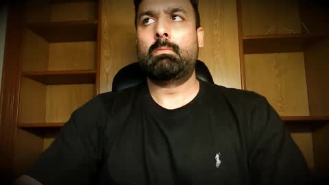 Snapshot of burlymonster chatting on 10.08.25 Hairy Arabian online show from 10.08.25