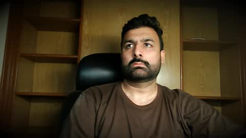 Snapshot of burlymonster chatting on 10.11.25 Hairy Arabian online show from 10.11.25