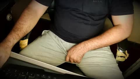 Snapshot of burlymonster chatting on 10.31.25 Hairy Arabian online show from 10.31.25