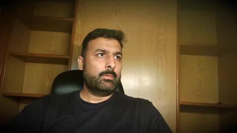 Snapshot of burlymonster chatting on 11.05.25 Hairy Arabian online show from 11.05.25