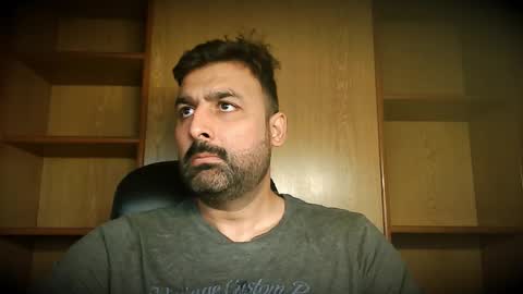 Snapshot of burlymonster chatting on 11.10.25 Hairy Arabian online show from 11.10.25