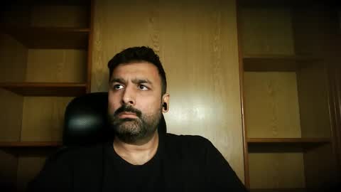 Snapshot of burlymonster chatting on 11.12.25 Hairy Arabian online show from 11.12.25