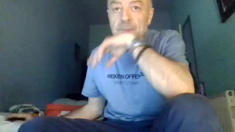 burnleyguy1977 online show from 06.08.26