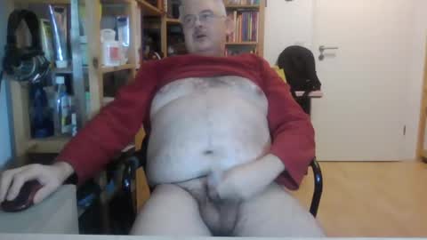 Snapshot of busibaer666 chatting on 12.14.24 busi online show from 12.14.24