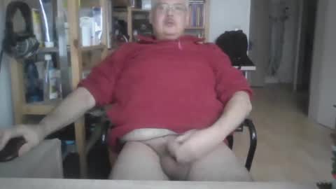 Snapshot of busibaer666 chatting on 12.17.24 busi online show from 12.17.24