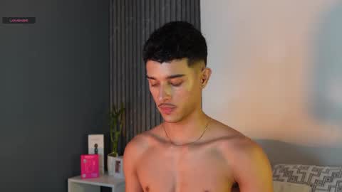 Buster independent model online show from 09.11.25