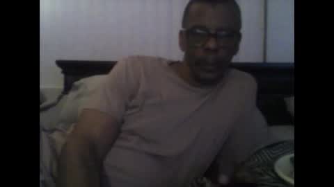 Snapshot of busturgutzgd11 chatting on 12.19.24 Busturgutzgd1 online show from 12.19.24