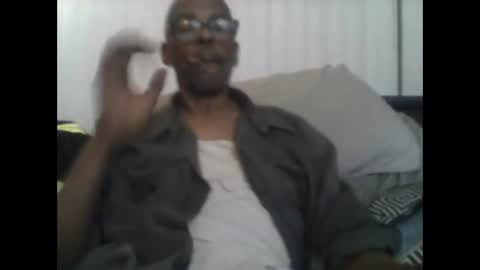Snapshot of busturgutzgd11 chatting on 12.23.24 Busturgutzgd1 online show from 12.23.24