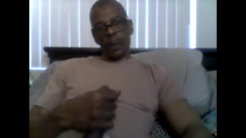 Snapshot of busturgutzgd11 chatting on 02.22.25 Busturgutzgd1 online show from 02.22.25