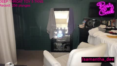 Snapshot of busty_geek48 chatting on 09.13.25 Samantha Dee online show from 09.13.25