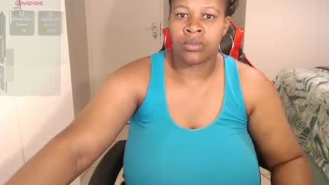 Snapshot of bustylisa85 chatting on 01.11.25 lisa online show from 01.11.25