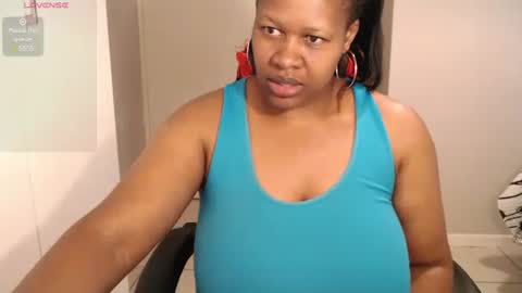 Snapshot of bustylisa85 chatting on 02.04.25 lisa online show from 02.04.25